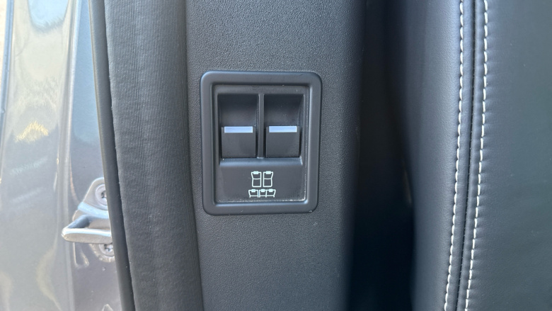 Land Rover Discovery 3.0 D300 Metropolitan Edition 5dr Auto Diesel Station Wagon